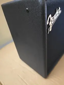 LT25 GUITAR AMPLIFIER