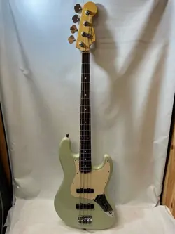 ELECTRIC BASS GUITAR FENDER USA JAZZ BASS MADE IN 2001 AND HARD CASE