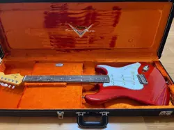 ELECTRIC GUITAR FENDER AMERICAN CUSTOM SHOP 2020 STRATOCASTER RED & ACCESSORIES