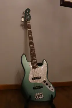 FENDER JAZZ ADAM