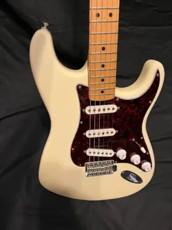 REVERSE HEADSTOCK GUITAR