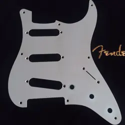VINTAGE FENDER USA STRATOCASTER PICKGUARD SSS AGED WHITE