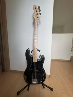 FENDER J PRECISION BASS BLACK GOLD SAFE PACKING!