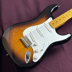 FENDER 70TH ANNIVERSARY AMERICAN VINTAGE II 1954 STRATOCASTER [USED] W/HARD CASE