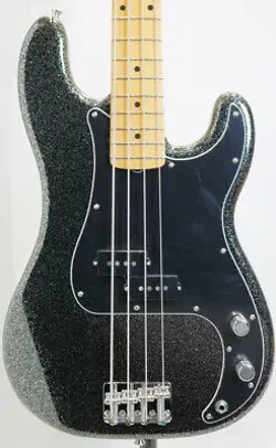 FENDER PRECISION BASS/BLACK