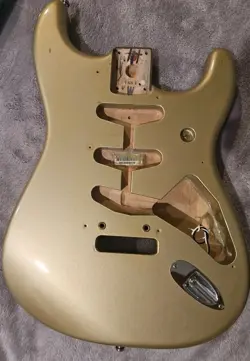 FENDER CLASSIC PLAYER 50S STRATOCASTER BODY - SHORELINE GOLD