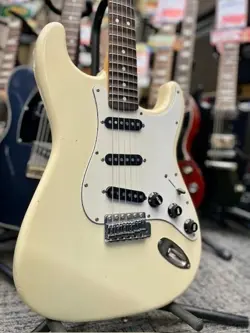 FENDER JAPAN 1985-1986 ST72-65 OWH R OLYMPIC WHITE ELECTRIC GUITAR