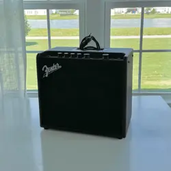 10W GUITAR AMPLIFIER