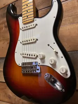 3-TONE SUNBURST W/CASE