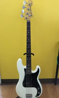FENDER JAPAN PRECISION BASS TYPE PB70-70US OWH R