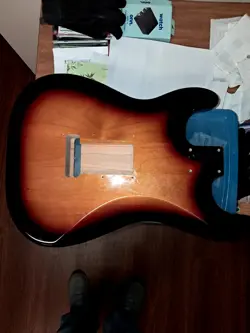 FENDER VINTERA STRATOCASTER