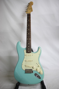 SURF-PEARL GREEN FENDER STRATOCASTER