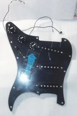 FENDER® USA SAMARIUM COBALT NOISELESS STRAT LOADED PICKGUARD~11.2/6.6/6.45K~OS