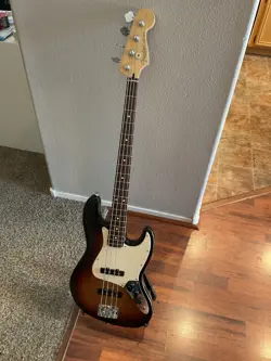 MINT 2005 FENDER JAZZ BASS USA WITH TWEED CASE