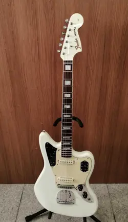 FENDER  ELECTRIC GUITAR 272034