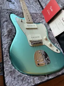 2017 FENDER AMERICAN PROFESSIONAL JAZZMASTER MAPLE FRETBOARD - MYSTIC SEAFOAM