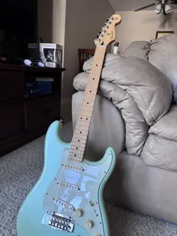 PLAYER STRATOCASTERâ® SEA