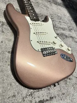 REISSUE STRATOCASTER GUITAR