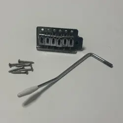 2000S STRATOCASTER SCREWS