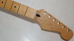 MIGHTY MITE STRATOCASTER STRAT NECK MAPLE FINGERBOARD FENDER LIC GLOSS R 9.5