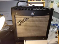 MUSTANG AMP 70