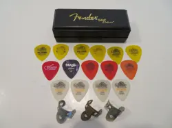 PICK ASSORTED PICKS