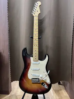 FENDER AMERICAN STANDARD STRATOCASTER 2004 ELECTRIC GUITAR