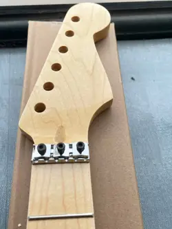 STAINLESS 22 FRETS ST GUITAR NECK CANADA MAPLE FOR FENDER STRAT GUITAR LOVER