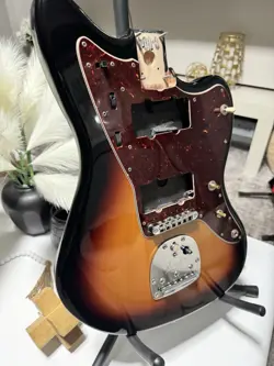 FENDER CLASSIC PLAYER JAZZMASTER SPECIAL GUITAR ALDER BODY - SUNBURST