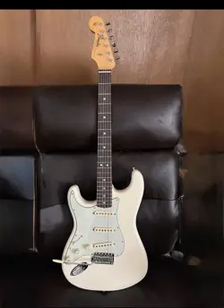 FENDER AMERICAN ORIGINAL 60S STRATOCASTER LEFT HAND ELECTRIC GUITAR