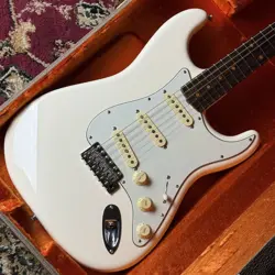 FENDER AMERICAN VINTAGE II 1961 STRATOCASTER 3.64