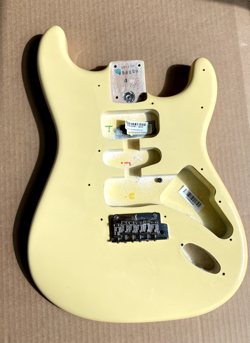 2014  FENDER USA AMERICAN STRATOCASTER ELECTRIC GUITAR BODY