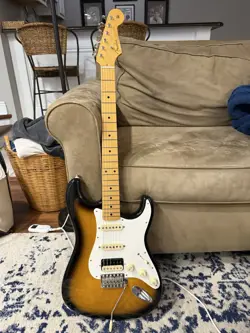 FENDER 2022 JV MODIFIED '50S STRATOCASTER HSS 2-TONE SUNBURST GUITAR