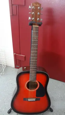 ACOUSTIC GUITAR W/HARDSHELL