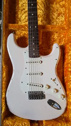 FENDER CUSTOM SHOP '59 REISSUE STRATOCASTER RELIC