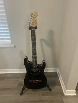 STRATACOUSTIC WITH FISHMAN