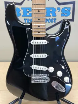 2011 FENDER SPECIAL EDITION STANDARD STRATOCASTER - MIM - BLACK