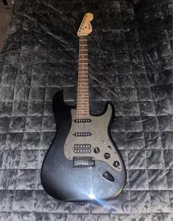 BULLET STRAT BLACK/SILVER