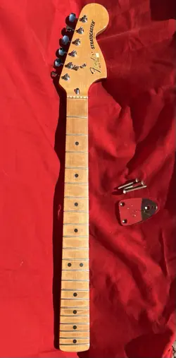 VINTAGE 1979 USA  FENDER STRATOCASTER 3BOLT MAPLE NECK, TUNERS AND NECK PLATE
