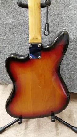 FENDER JAPAN JAGUAR JG-66 ELECTRIC GUITAR BODY TYPE