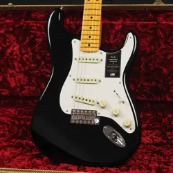 FENDER AMERICAN VINTAGE II 1957 STRATOCASTER MAPLE FINGERBOARD ~BLACK~