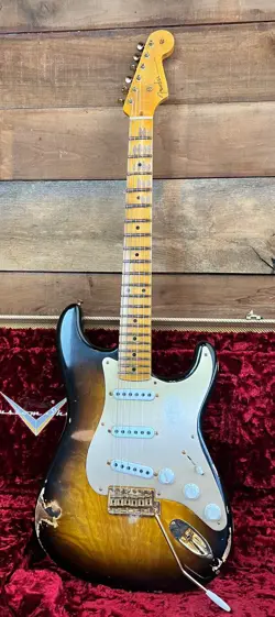 STRATOCASTER GOLD HARDWARE