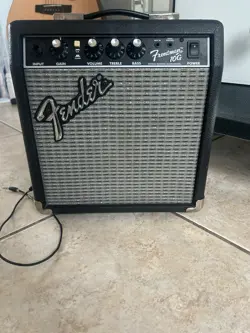 FENDER FRONTMAN 10G 10W GUITAR AMP