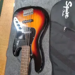SQUIER 5-STRING