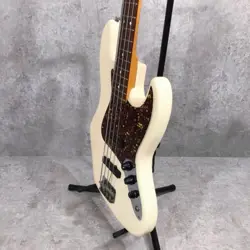 VINTAGE SQUIER FENDER