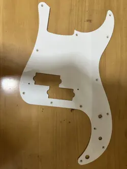 FENDER JAPAN PRECISION BASS PICKGUARD