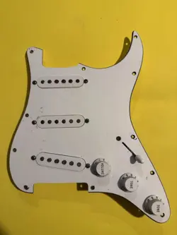 LOADED STRAT 3-SINGLE