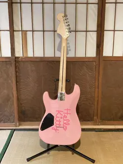 KITTY STRATOCASTER PINK