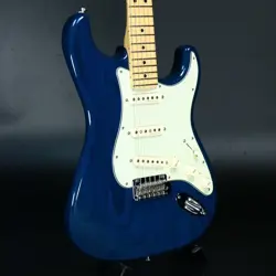 FENDER DELUXE STRATOCASTER SAPPHIRE BLUE TRANSPARENT MAPLE 2017