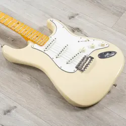 MINT FENDER GUITAR, MAPLE FINGERBOARD VINTAGE BLONDE NOS